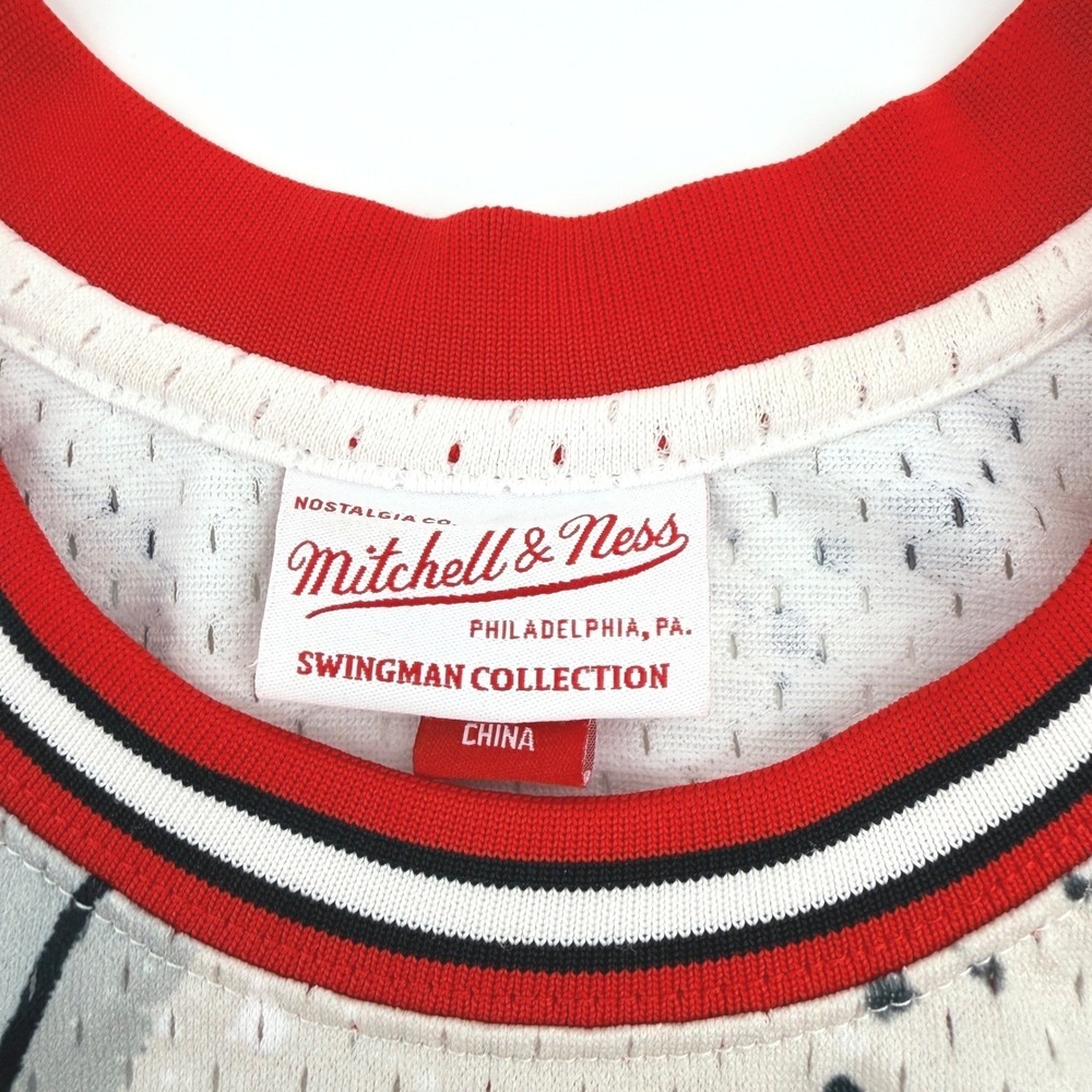 Mitchell & Ness Chicago Bulls Jersey Mens L White Toni Kukoc 7 Paint Splatter - Picture 6 of 12